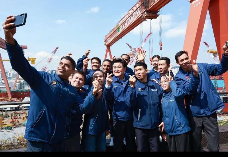 The Ministry of Justice this year will issue the E-7-4 visas for 35,000 skilled foreign workers, like those shown at Hyundai Heavy Industries. (Hyundai Heavy Industries)  