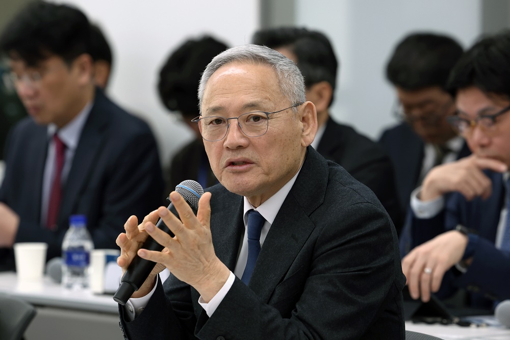 Minister of Culture, Sports and Tourism Yu In Chon on March 4 speaks at the annual gathering of KCC directors and cultural promotion officials at KOCIS Center in Seoul's Jongno-gu District.