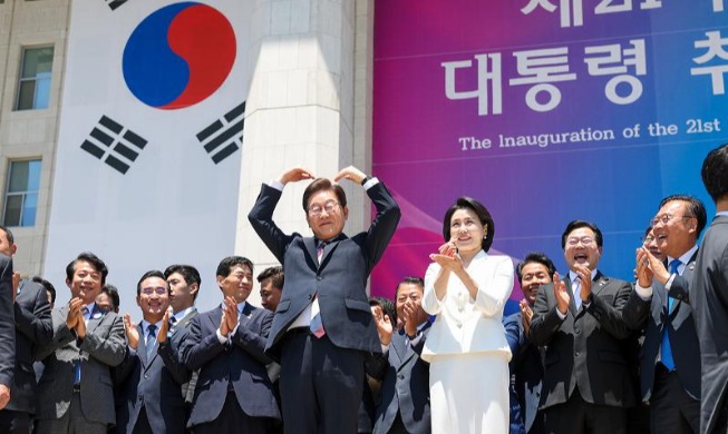 [President Lee: Year 1] ⑤ Economic revival to pragmatic diplomacy