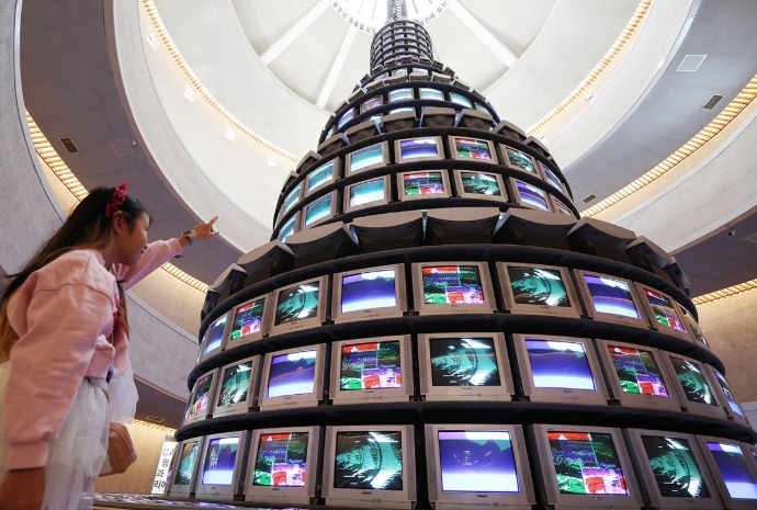 Honoring video art founder 20 years after his death