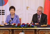 Korean, Czech leaders praise bilateral trade, exchanges