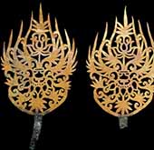 Gold crown ornaments from Baekje tomb