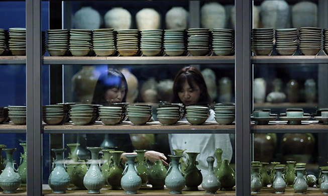 Exhibit brings back to life East Asian relics after 650 years 