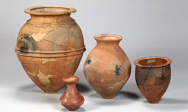 Exhibition spotlights trade between ancient Korea, Japan, China