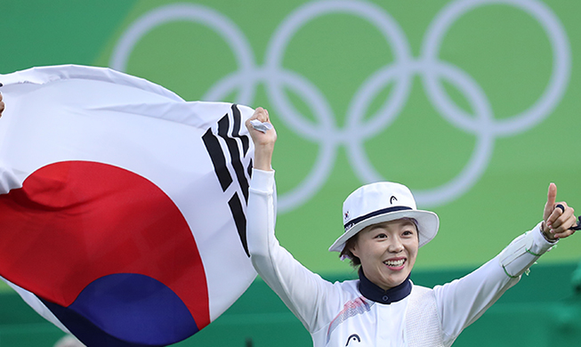 Chang Hyejin secures gold, ending 4-year wait