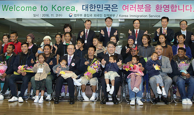 Myanmar refugees start new lives in Korea 