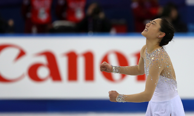 Figure skaters test the ice in Gangneung