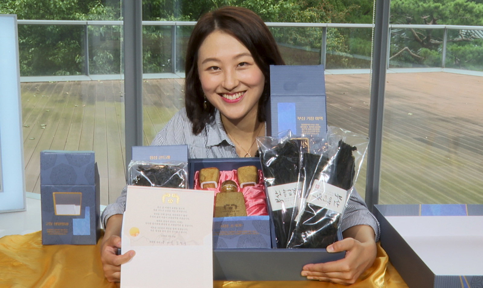 #HANAGo vlog – Unboxing Cheong Wa Dae's Chuseok gift set