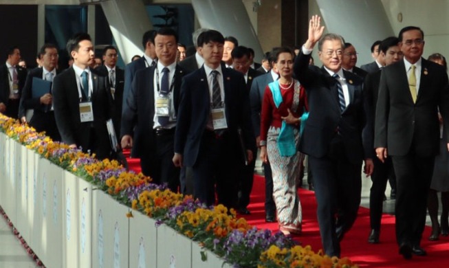 Seeing President Moon Jae-in at ASEAN-ROK summit in Busan