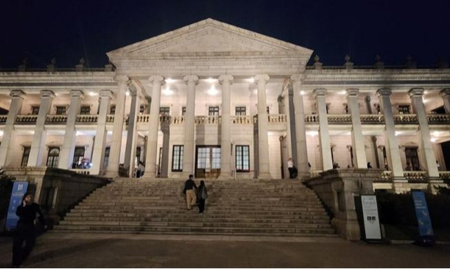 Evening tour of palace hall offers look at Korea's imperial past