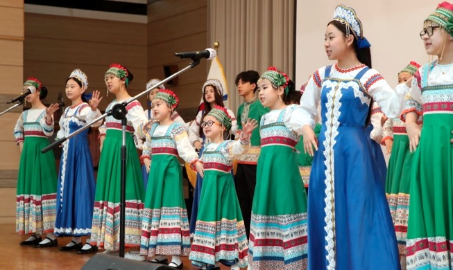 Ethnic Koreans from Central Asia seek roots in motherland