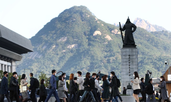 Avg. salary of full-time worker hits record-high OECD ranking