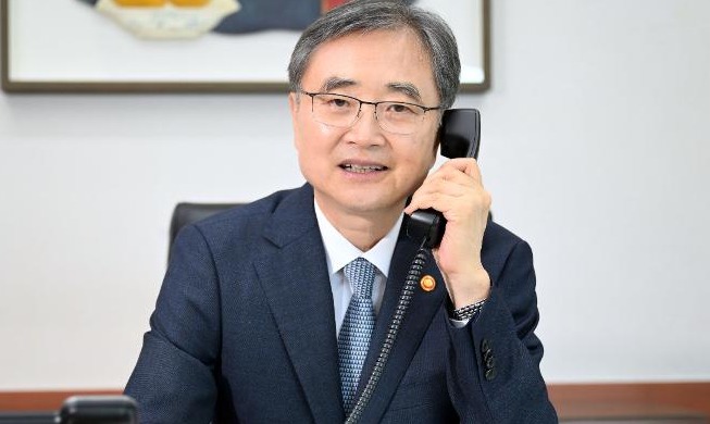 Foreign minister holds phone talks with US on alliance, N. Korea