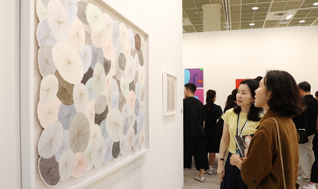Capital gains in art: KIAF, Frieze exhibitions in Seoul opened