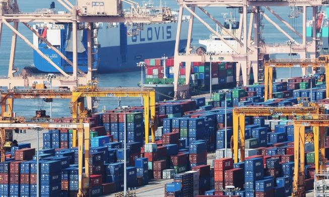 Economy gets big hikes in 2026 growth outlooks from int'l banks