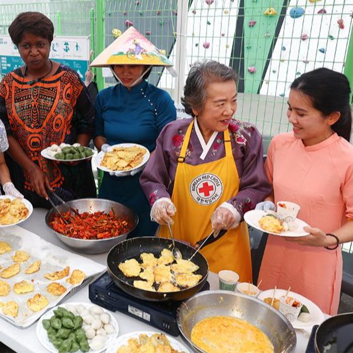 Multicultural families attend Chuseok event