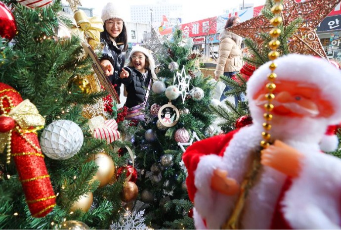 Xmas Eve at famous Seoul market