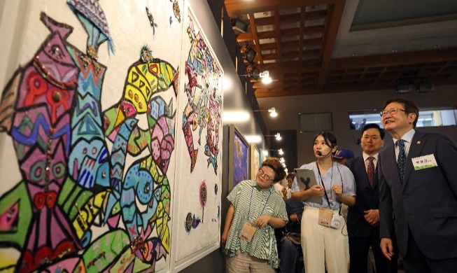 Cheong Wa Dae's Chunchugwan turned into gallery