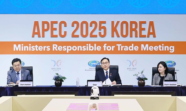 APEC trade ministers' talks in Jeju cover multilateral cooperation