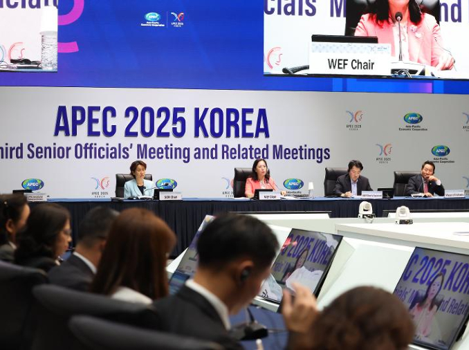 APEC forum urges more economic participation by women